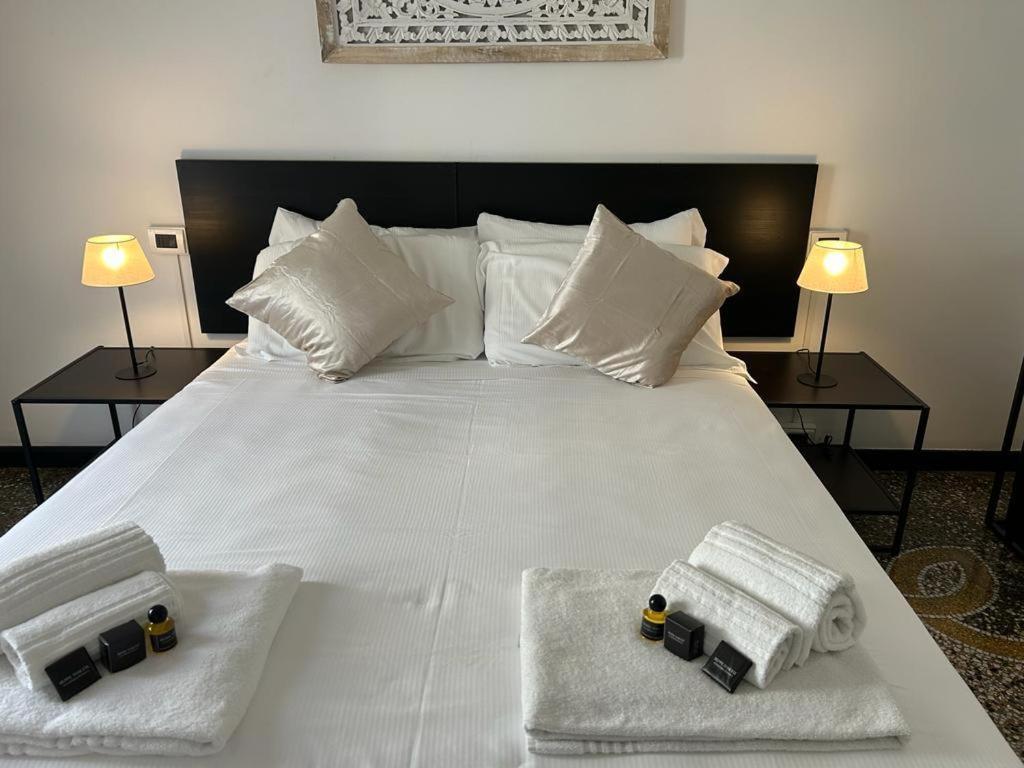 Brignole Rooms เจนัว ภายนอก รูปภาพ